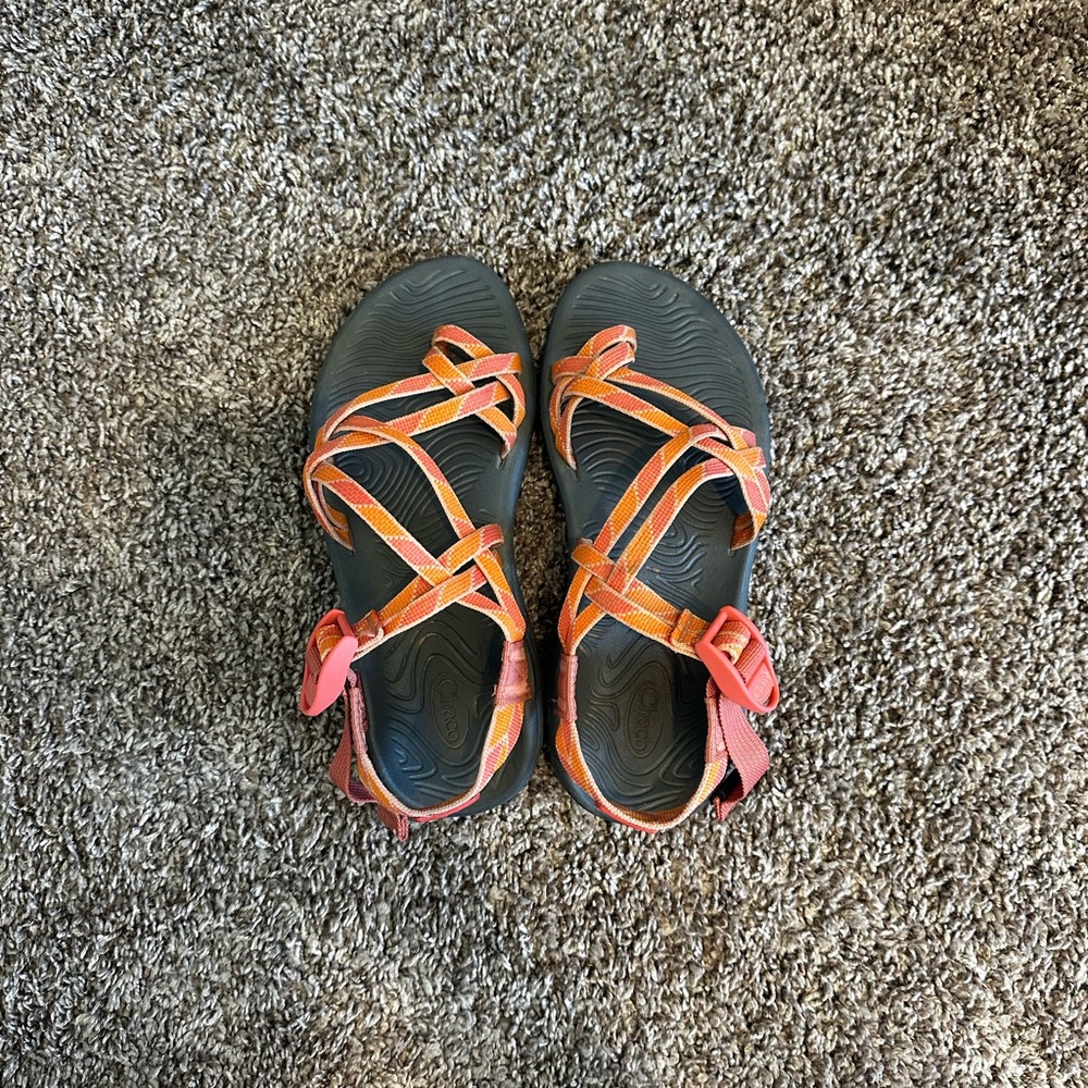 Women’s thin double strap chacos